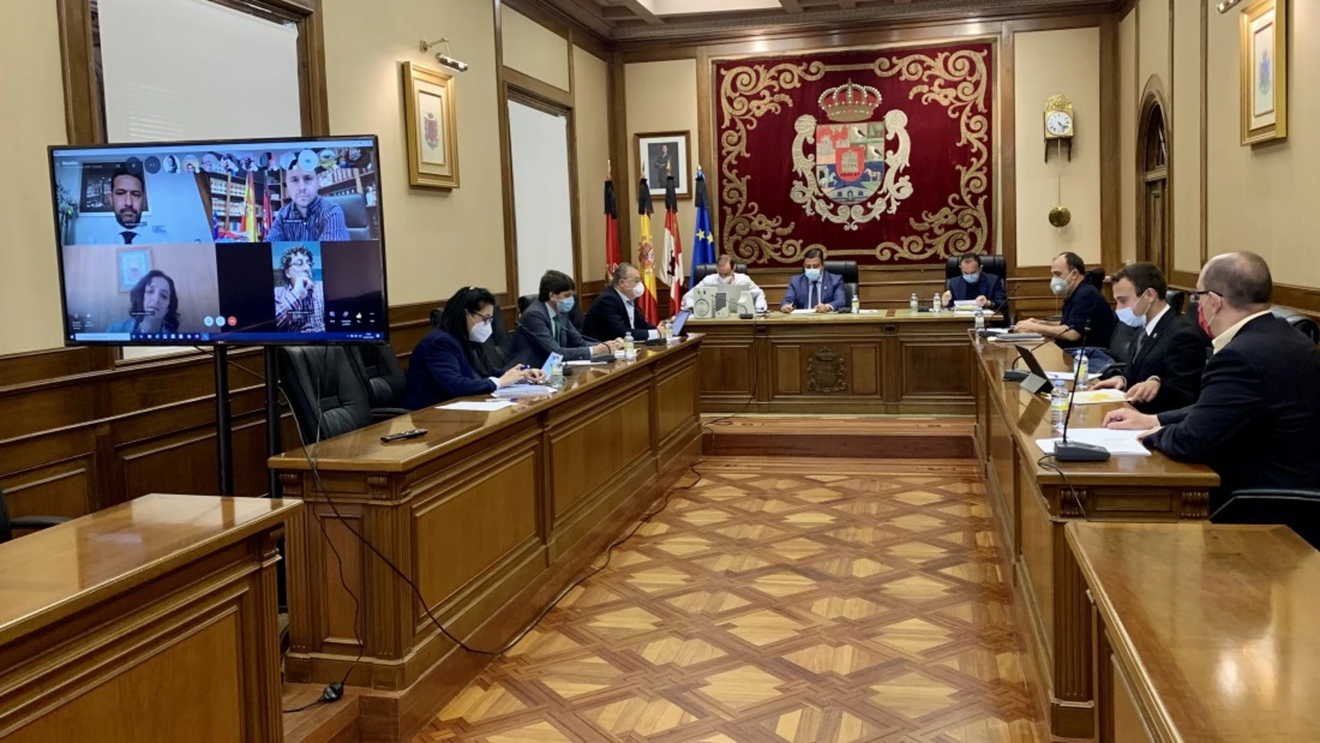 Pleno de la Diputación de Ávila en el que se ha aprobado el acuerdo marco de Servicios Sociales, que prevé inversiones de más de 29 millones para la provincia