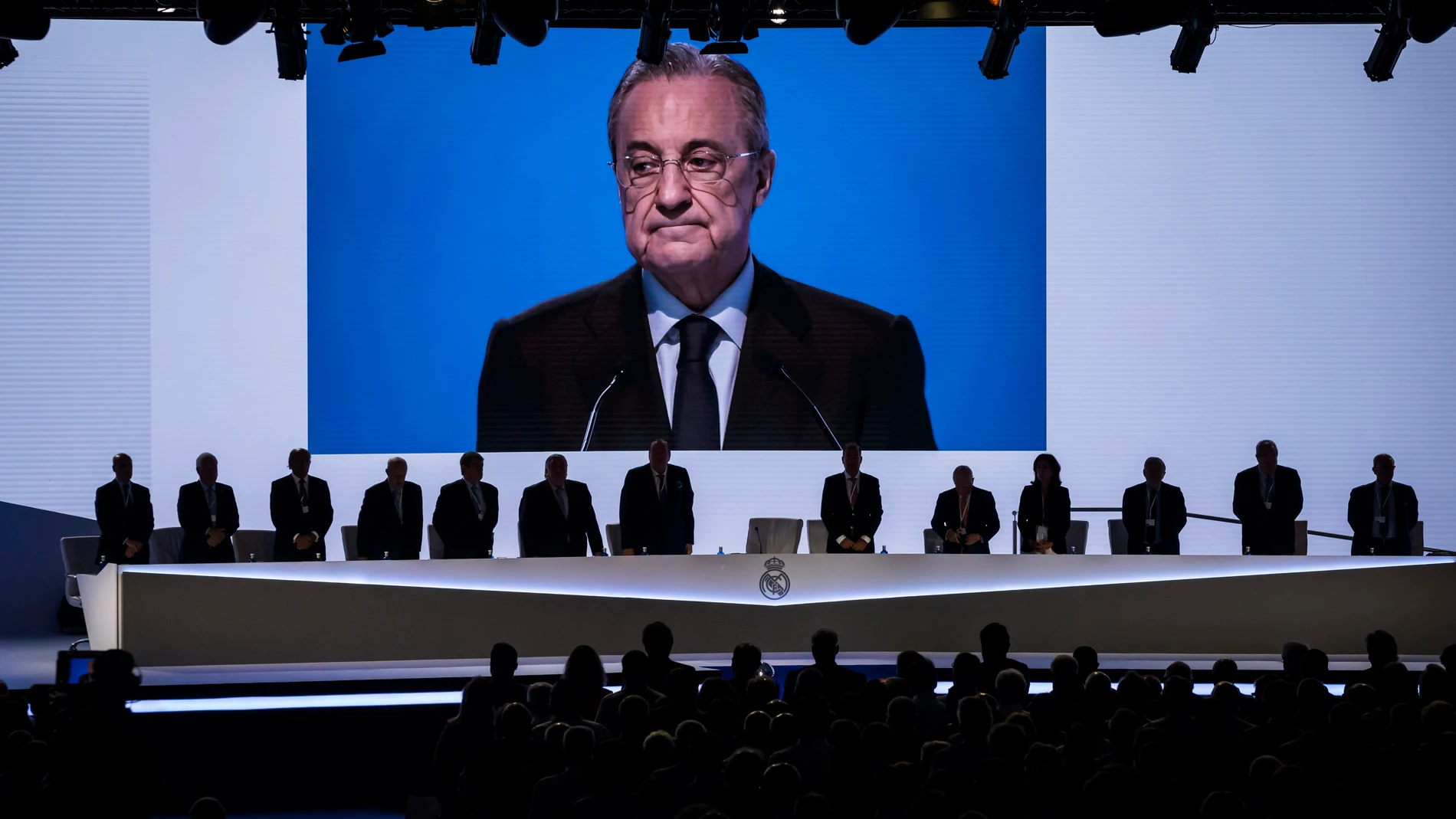 Florentino Perez, presidente del Real Madrid, presidiendo una Asamblea General de Socios