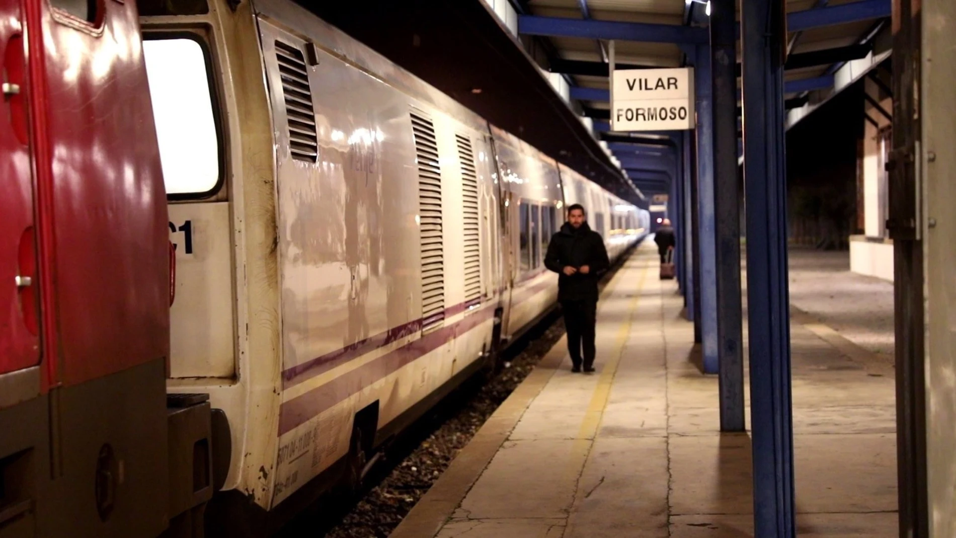 El Tren Lusitania que une Lisboa y Madrid, en el limbo