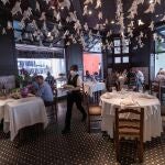 Los restaurantes reciben sus primeros clientes en el interior de sus locales