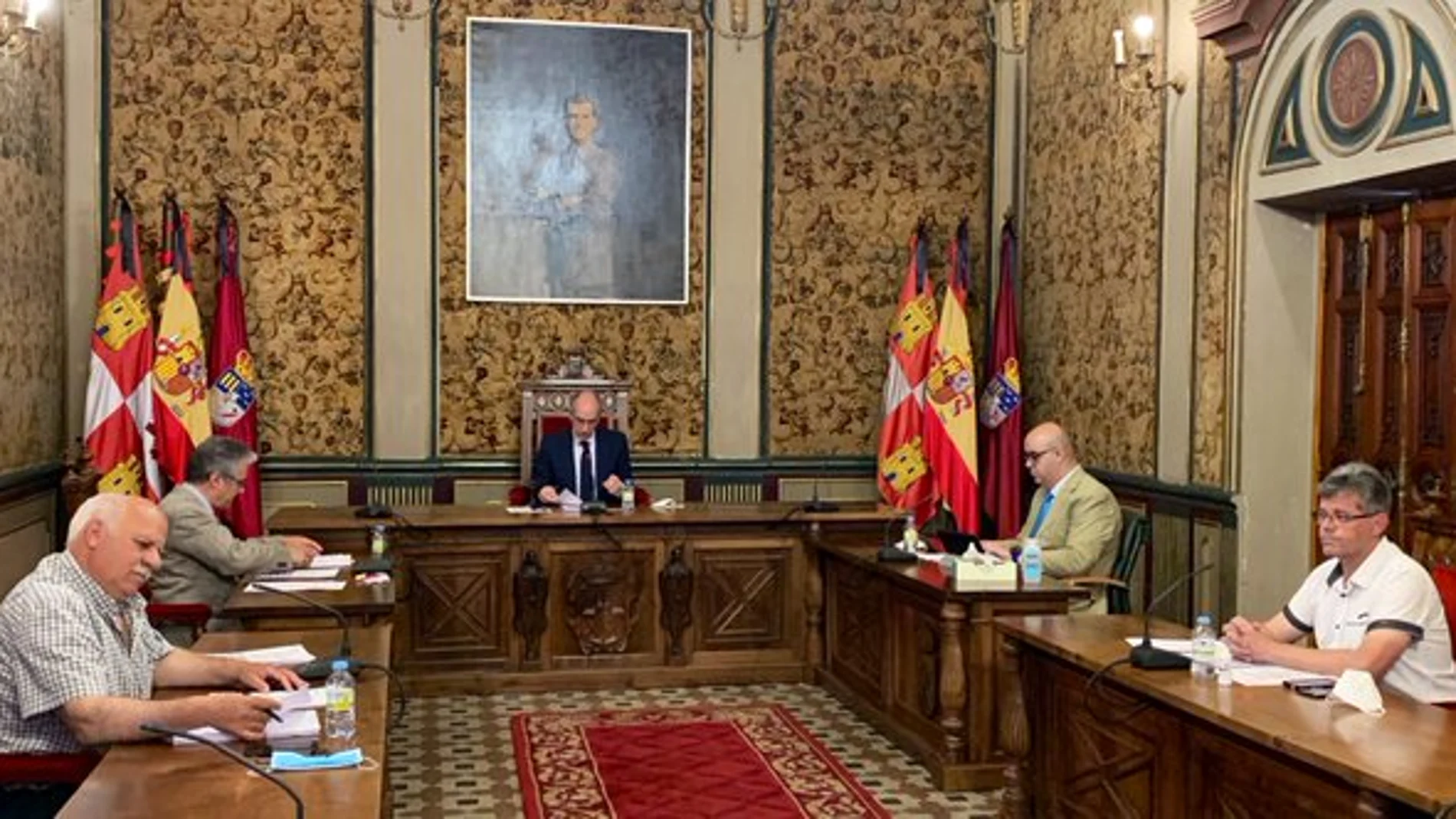 Pleno de la Diputación de Salamanca, presidido por Javier Iglesias
