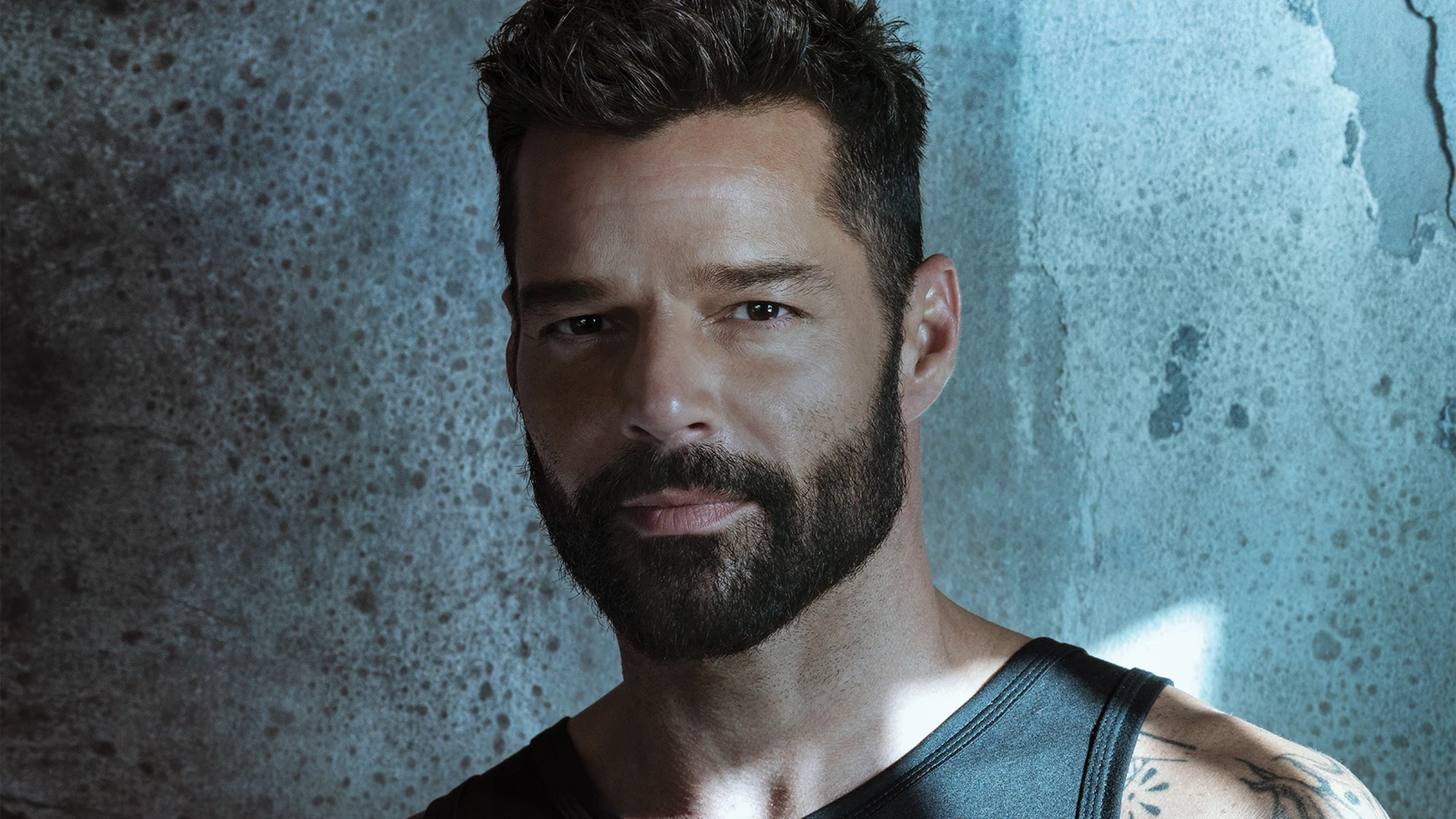Ricky Martin lanza por sorpresa una producción discográfica titulada "PAUSA"