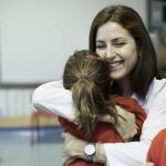 El confinamiento y el cambio de vida provocado por la crisis del COVID-19 puede producir secuelas psicológicas en los niños y un gran impacto emocional a medio y largo plazo. Isabel Ortín, Responsable del Departamento de Orientación del Colegio Logos, analiza algunas señales de alerta y pautas que ayudarán a las familias a poder gestionar estas situaciones.
