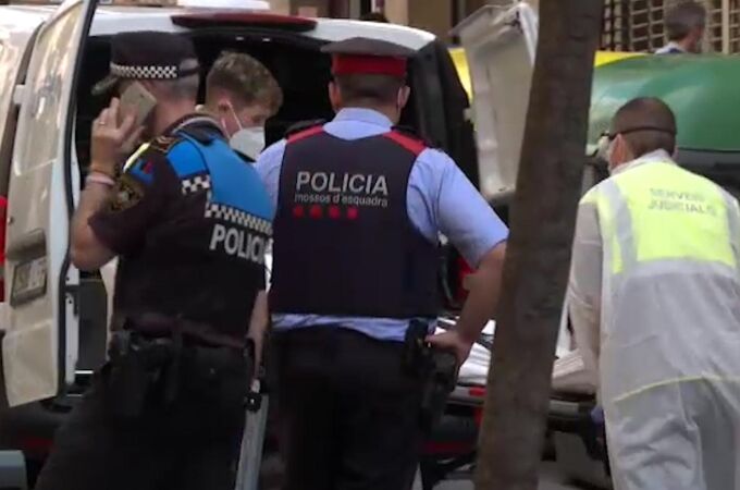 Los Mossos hallan el cadáver de una mujer con indicios de violencia en Esplugues de Llobregat