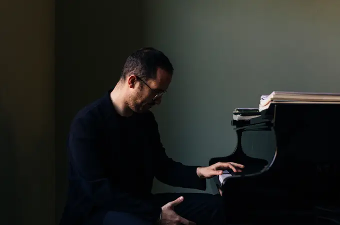 Igor Levit toca 20 horas seguidas a Erik Satie al piano en apoyo a los músicos