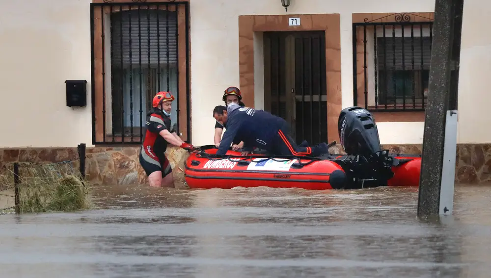 Una intensa tormenta provoca inundaciones en Martín de Yeltes (Salamanca)