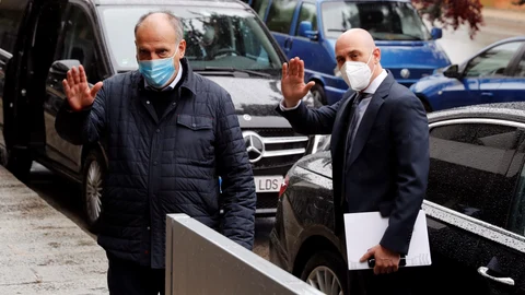 Los presidentes de LaLiga, Javier Tebas, y de la Real Federación Española de Fútbol (RFEF), Luis Rubiales