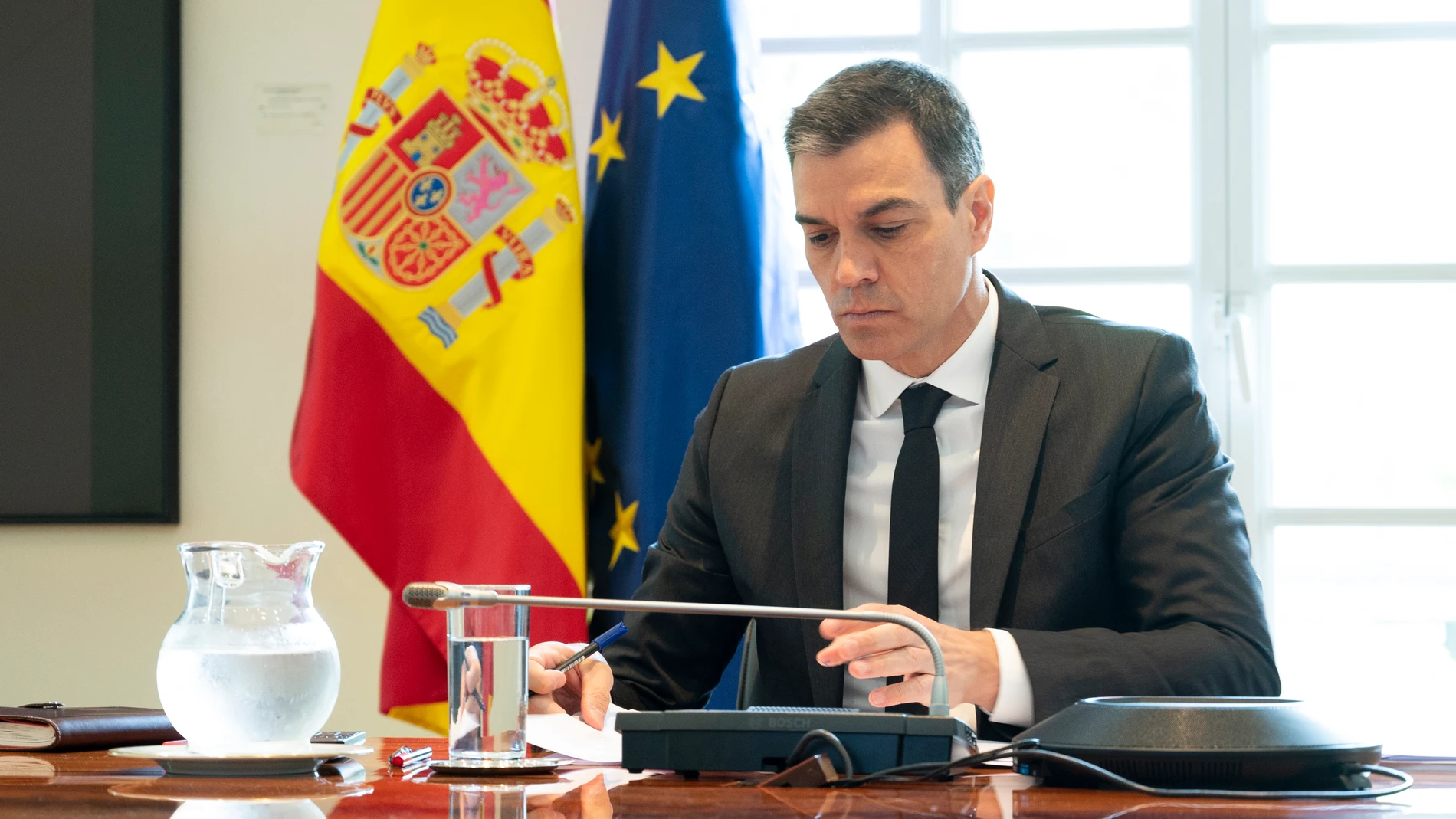 El presidente del Gobierno, Pedro Sánchez, se reúne con los presidentes autonómicos por videconferencia desde Moncloa