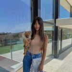 Violeta Magriñán con el body de cuello halter perfecto para llevar con jeans.