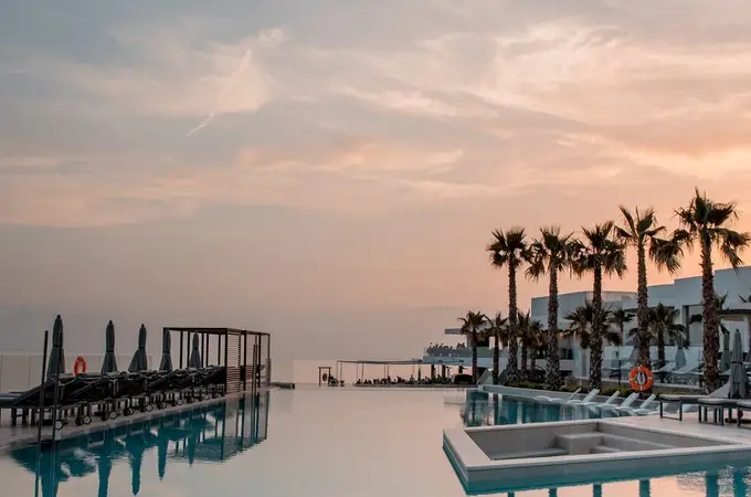 7Pines Kempinski Ibiza: el lujo de la isla en suites al borde del acantilado