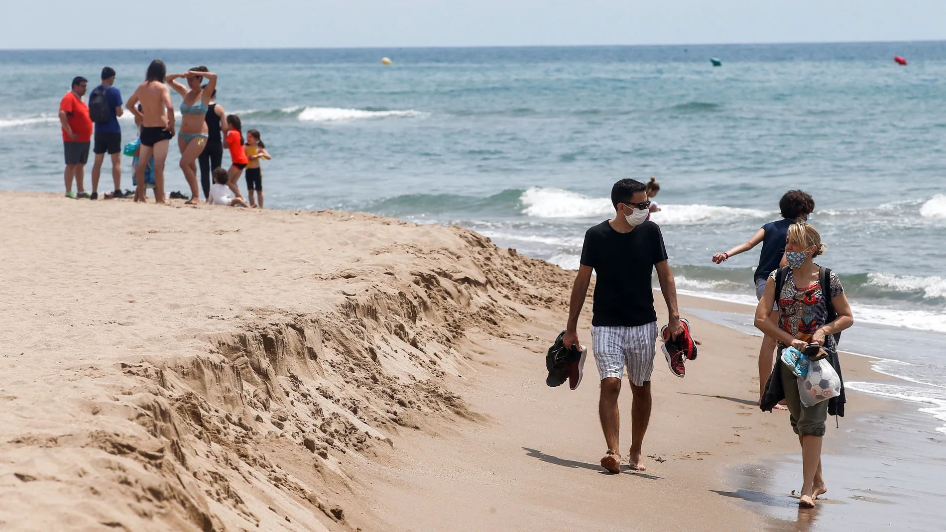 Aspecto de la playa de Castelldefels que permanece en Fase 1 EFE/Quique García