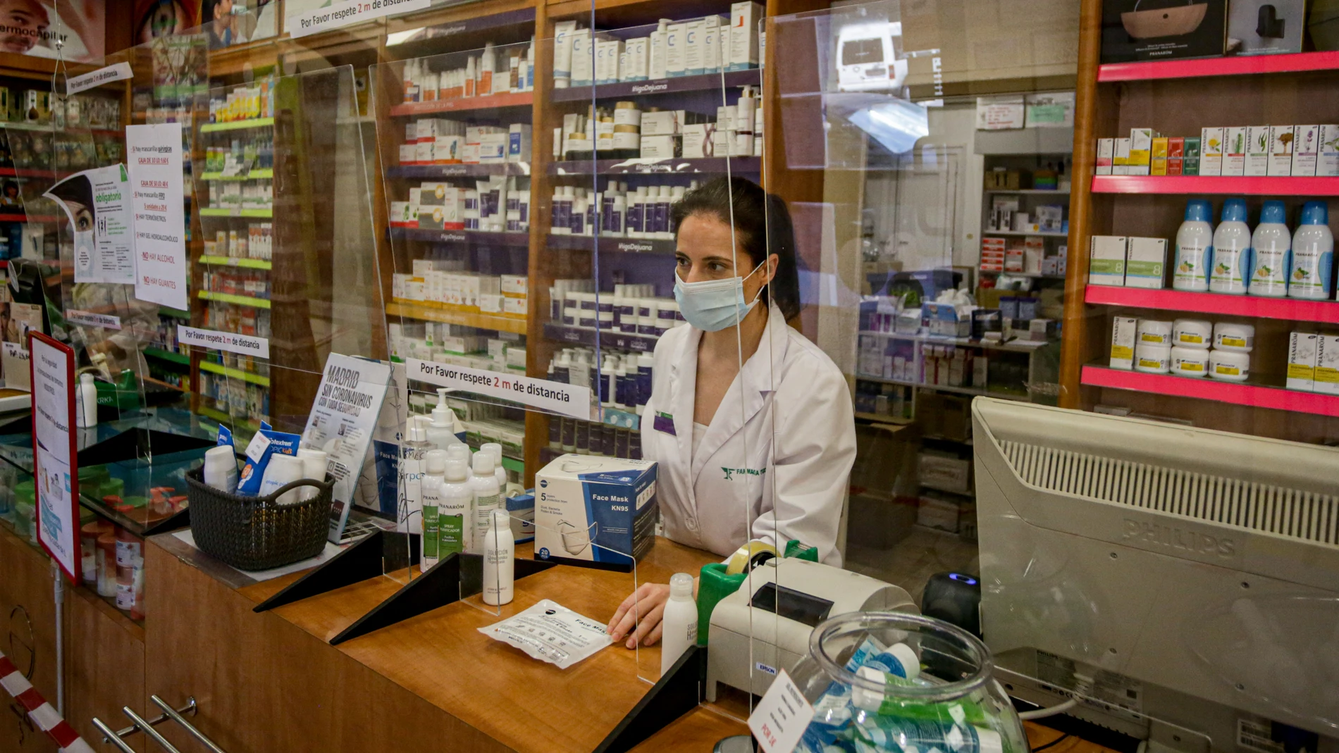 Entrega de una segunda mascarilla en farmacias de la Comunidad de Madrid