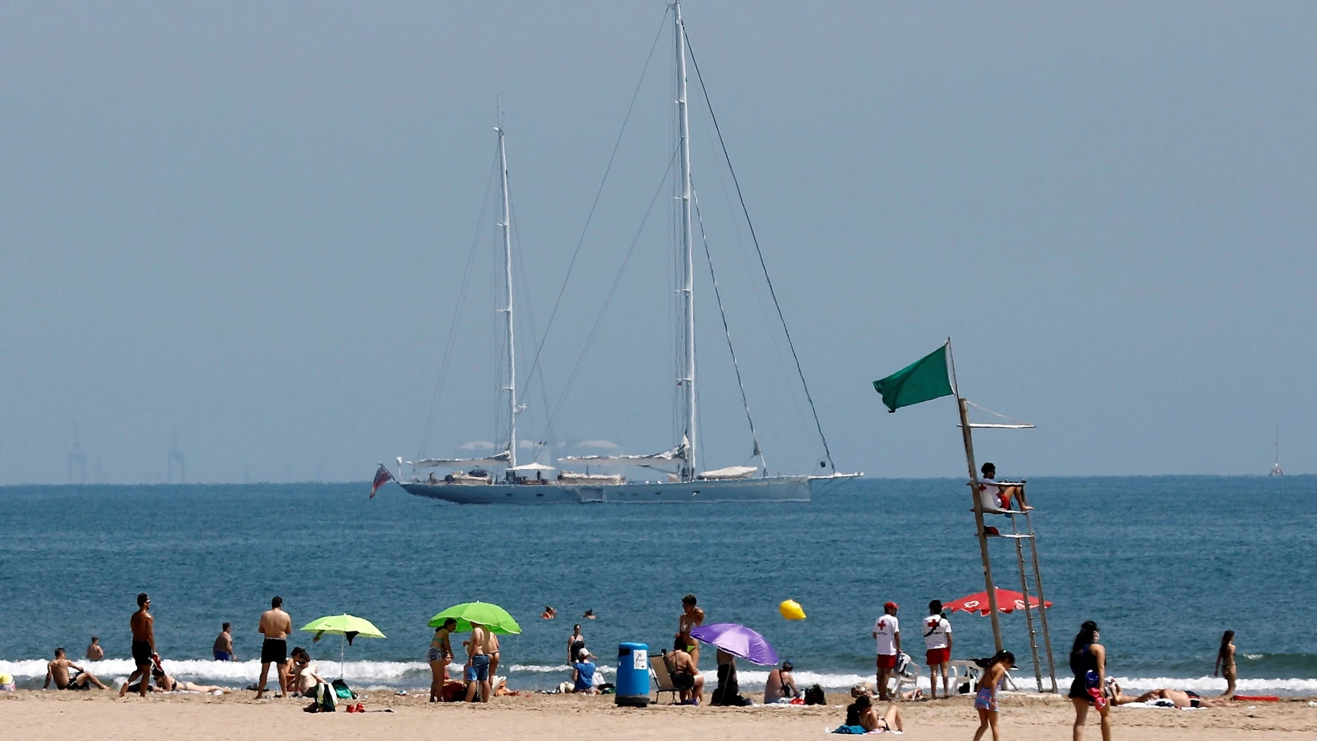 Las playas de Valencia vuelven a cobrar vida
