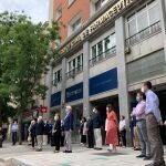 El Colegio Oficial de Farmacéuticos de Madrid ha guardado un minuto de silencio por los farmacéuticos fallecidos por Covid-19