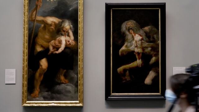 Las obras "Saturno devorando a su hijo" de Rubens (i) y Francisco de Goya (d) se expusieron juntas por primera vez en la muestra "Reencuentro", un espectacular montaje de las obras más emblemáticas del Museo del Prado que ahora servirá de inspiración para la reordenación de su colección