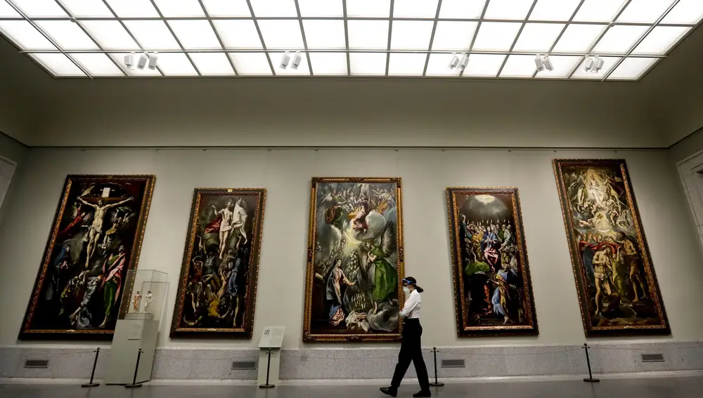MADRID, 04/06/2020.- Las obras de El Greco (de izda. a dcha.) &quot;La Crucifixión&quot;, &quot;La Resurrección de Cristo&quot;, &quot;La Anunciación&quot;, &quot;Pentecostés&quot; y &quot;El Bautismo de Cristo&quot; expuestas en la muestra &quot;Reencuentro&quot;, un espectacular montaje de las obras del Museo del Prado más emblemáticas de la colección permanente del Museo del Prado que se inaugura el sábado y se extenderá hasta el 13 de septiembre en la Galería Central de la Pinacoteca.