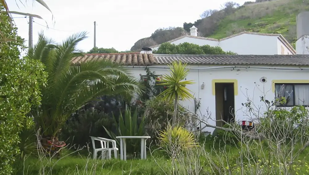 Imagen de la parte exterior de la casa que sirvió de refugio al depredador sexual alemán