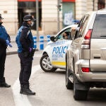Controles de movilidad en el centro de Madrid para hacer cumplir las restricciones impuestas en el estado de alarma