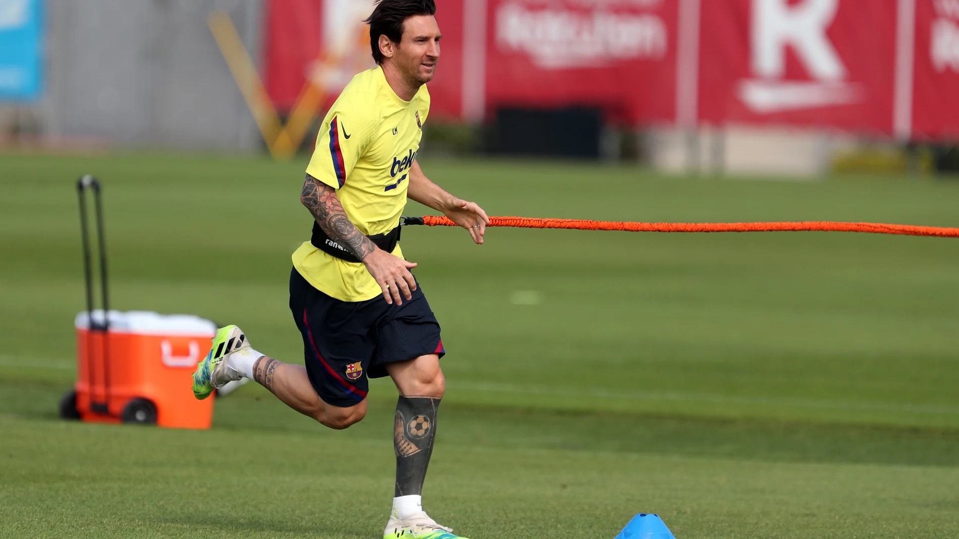 Fútbol.- Messi sufre una contractura en el cuádriceps pero podría jugar en Mallorca