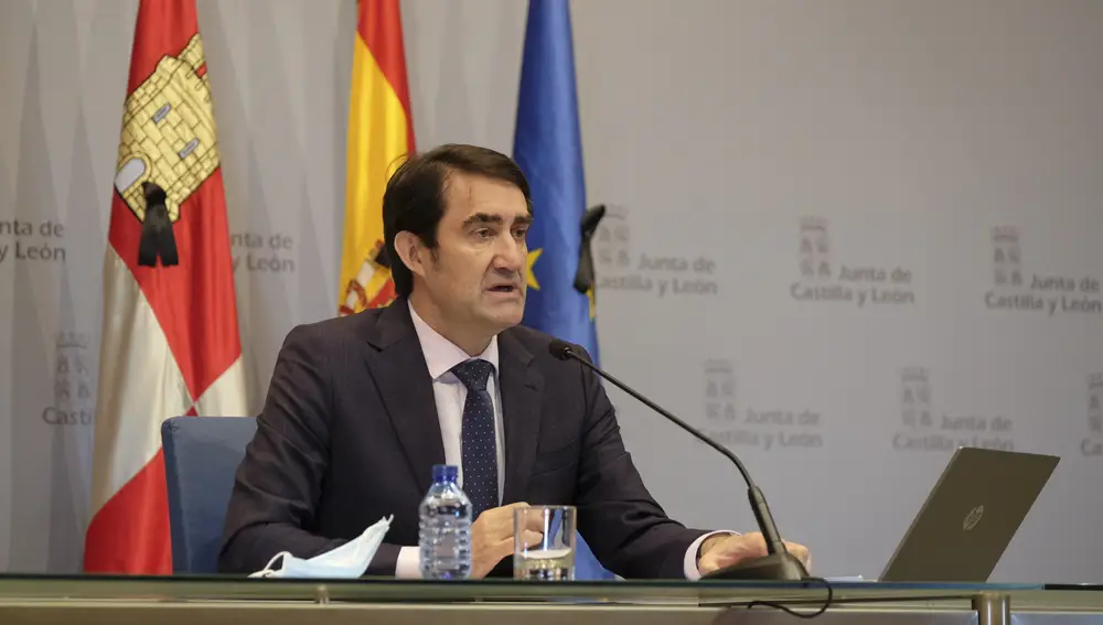 El consejero de Fomento y Medio Ambiente, Juan Carlos Suárez-Quiñones, durante la rueda de prensa.JCYL05/06/2020