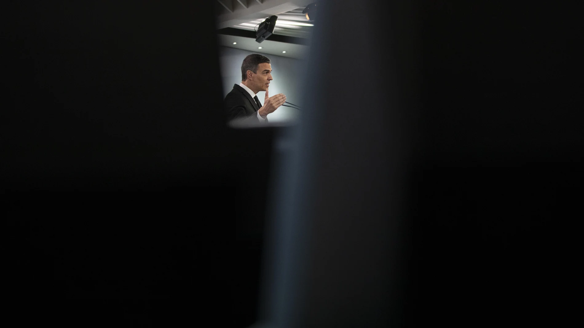 El presidente del Gobierno, Pedro Sánchez, durante su comparecencia en rueda de prensa tras la videoconferencia con presidentes de comunidades y ciudades autónomas en La Moncloa, en Madrid (España).
