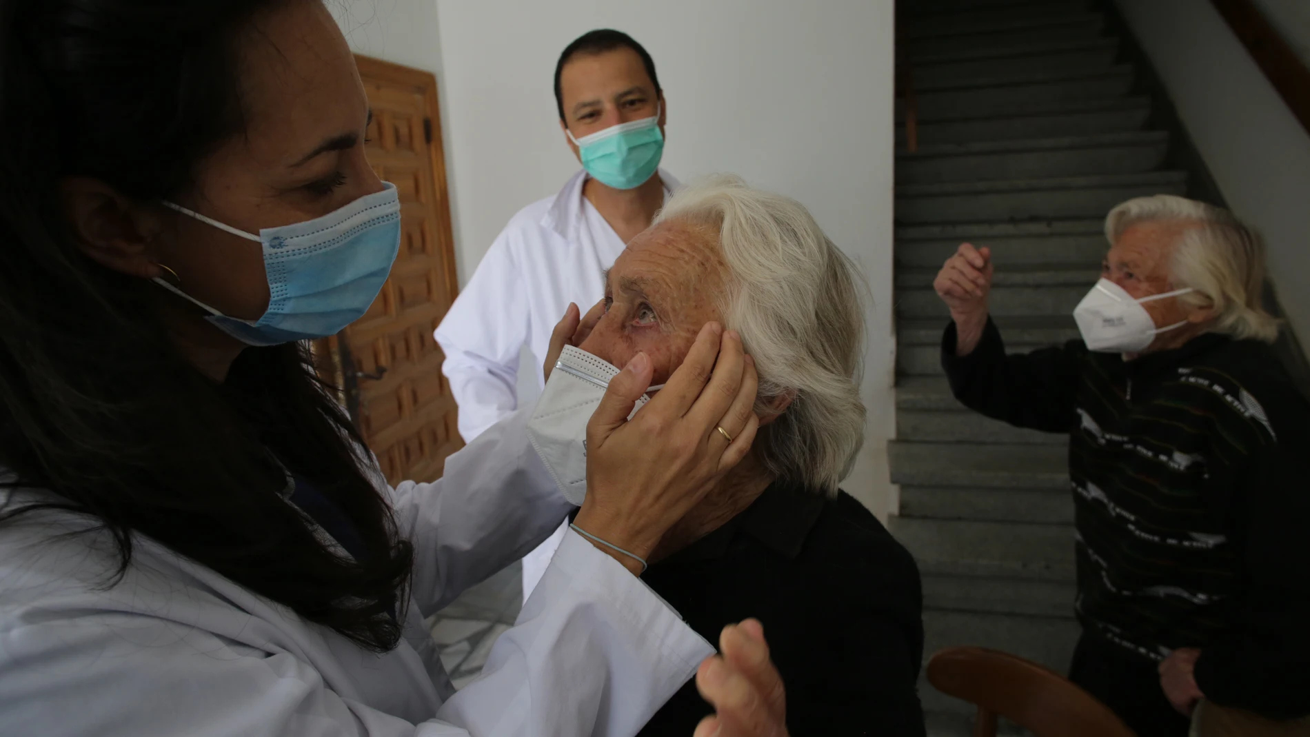 Elena Garcia Iglesias, medico de familia y directora del centro de salud de Buitrago del Lozoya.