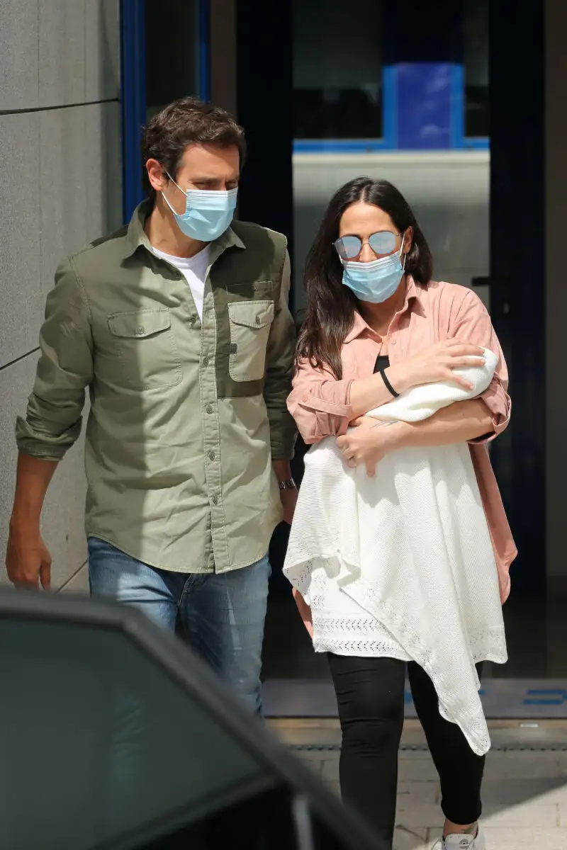 Malú y Albert Rivera reciben el alta médica tras el nacimiento de su hija Lucía, en Madrid (España), a 08 de junio de 2020.08 JUNIO 2020José Ruiz / Europa Press08/06/2020