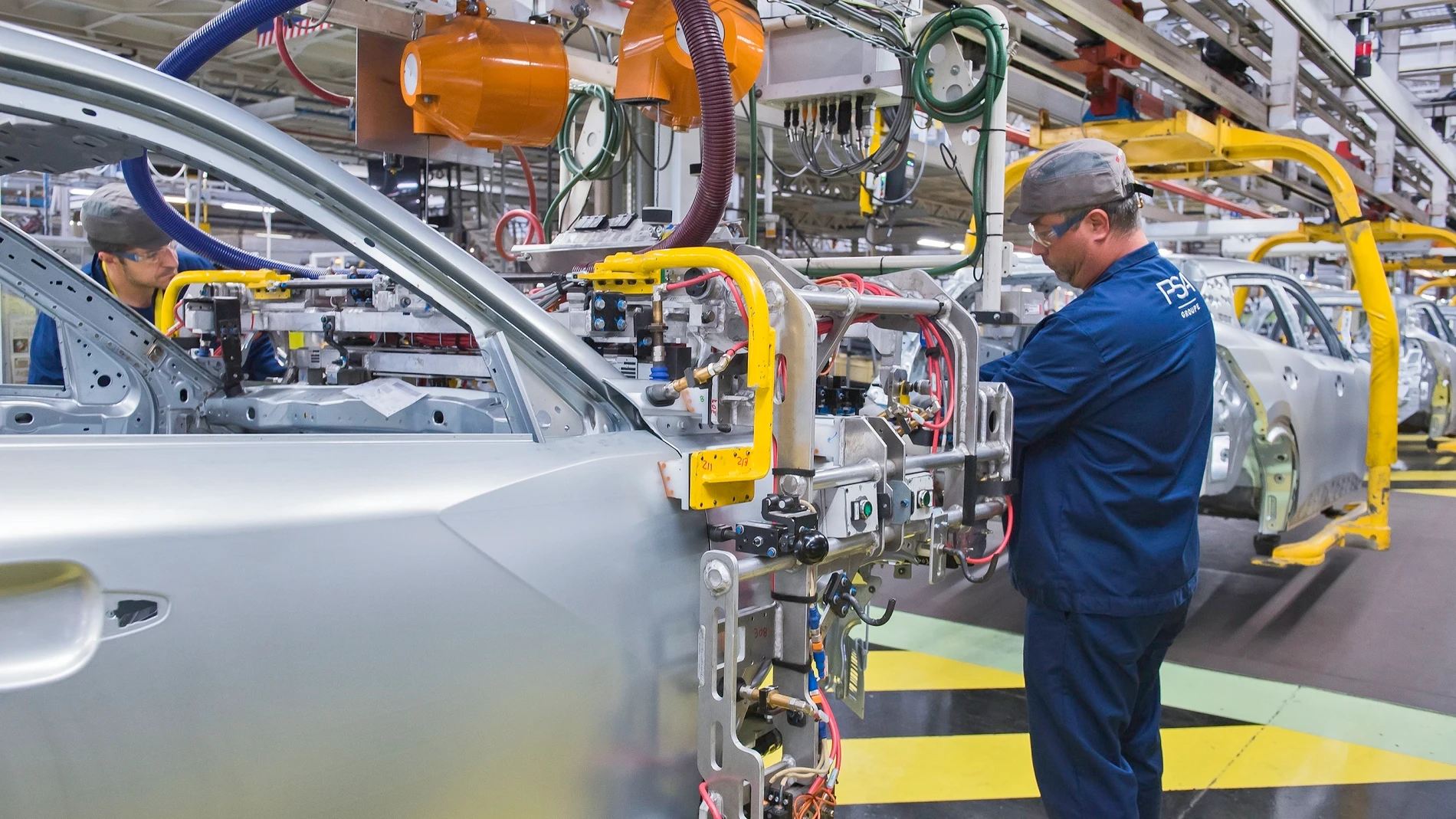 Coronavirus.- Zaragoza.- La producción del Opel Crossland X se retoma en la planta de Figueruelas con 1.500 trabajadores