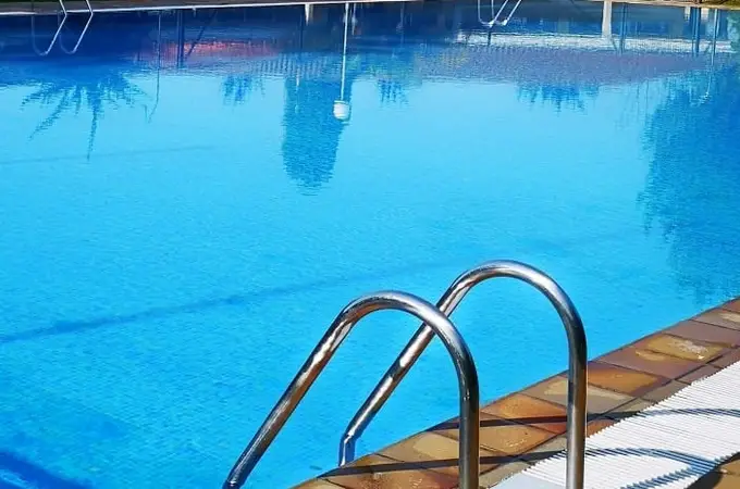 ¿Quién puede usar la piscina comunitaria?: normativa, aforo y medidas sanitarias para el verano 2021