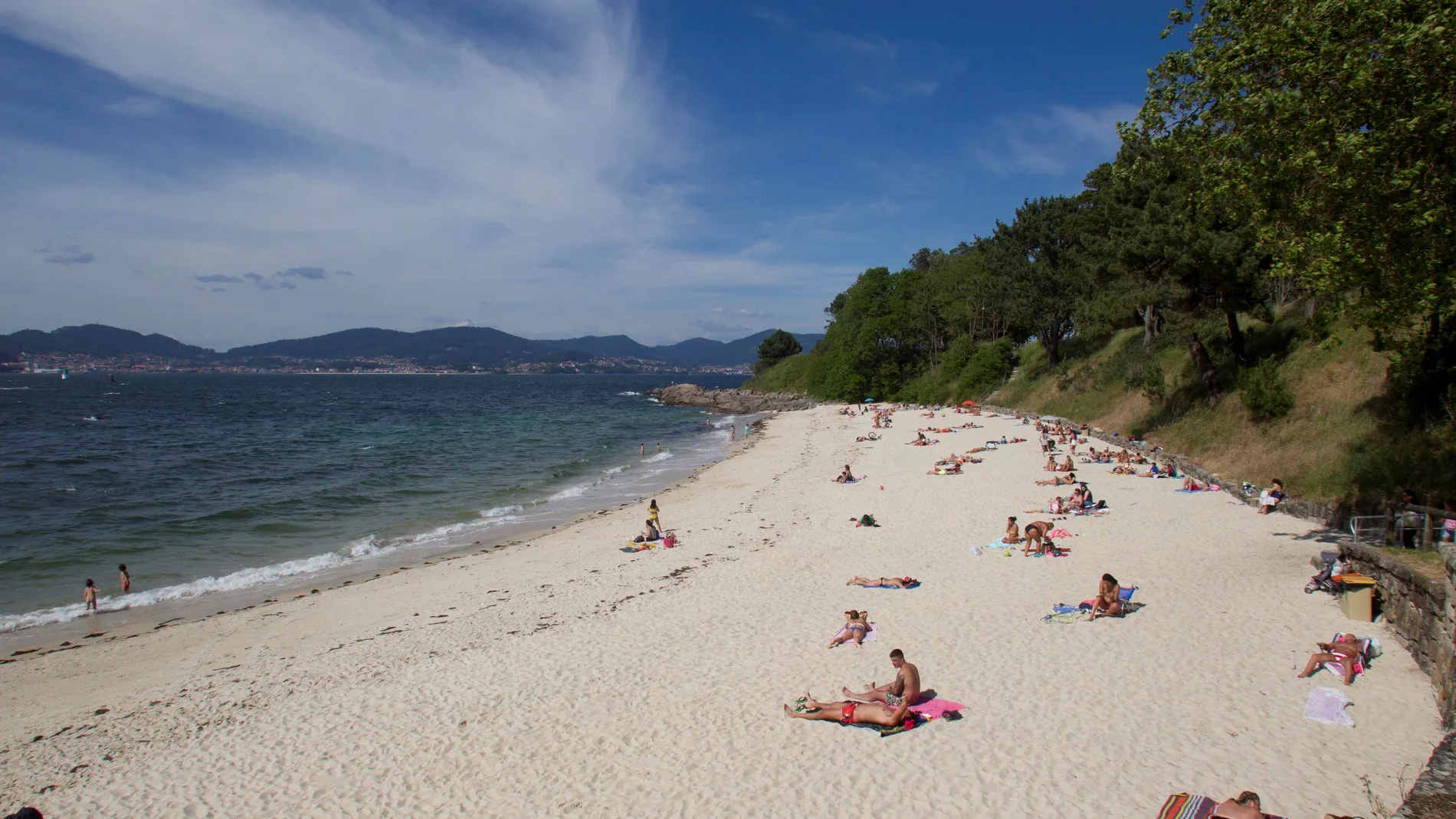 Galicia sigue como segunda comunidad con más playas con banderas azules, 107