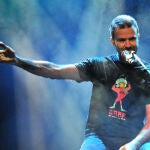 Fallece Pau Donés, vocalista de Jarabe de Palo, a los 53 años tras una larga lucha contra en cáncer.