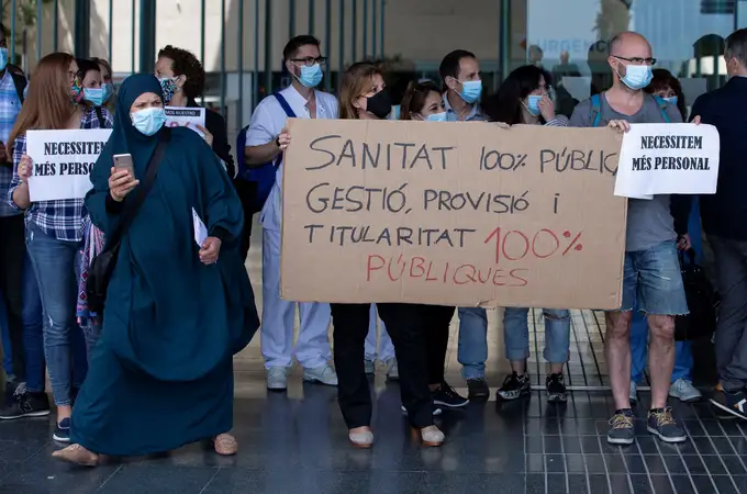 Médicos y enfermeras se plantan: “No podemos seguir con salarios de tercera que hacen llorar”