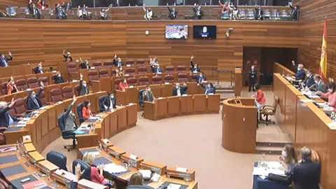 Momento de la votación de esta iniciativa en las Cortes