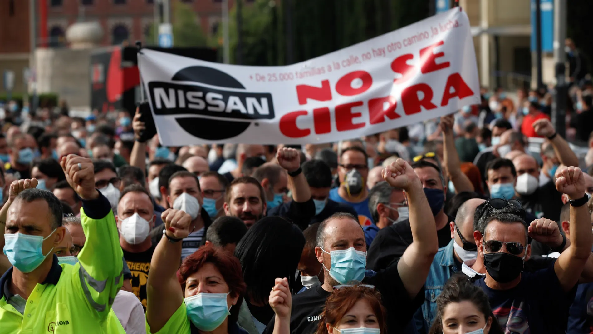 Protesta por el cierre de plantas de Nissan en Barcelona