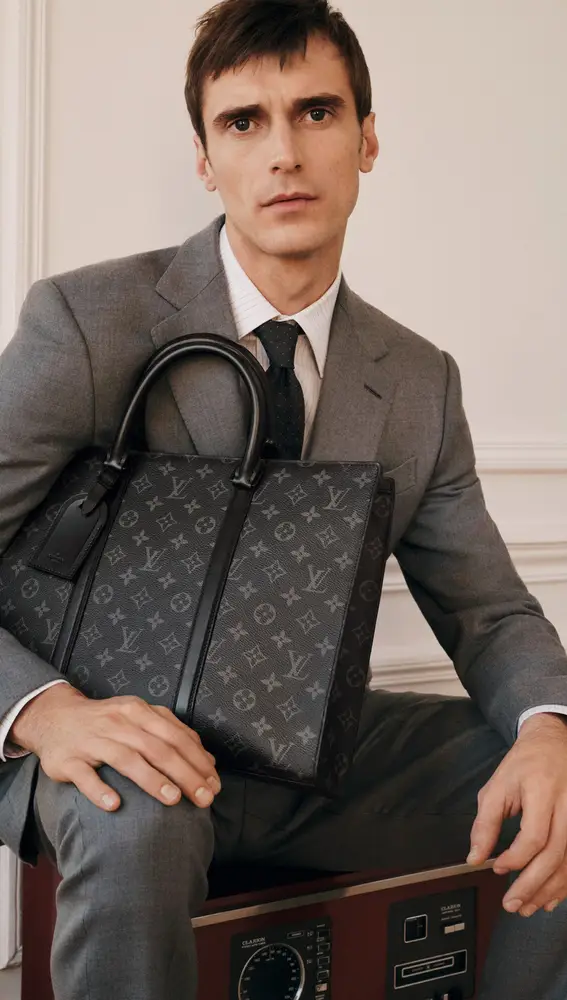 El maletín masculino de Louis Vuitton se reinventa para los hombres de  negocios