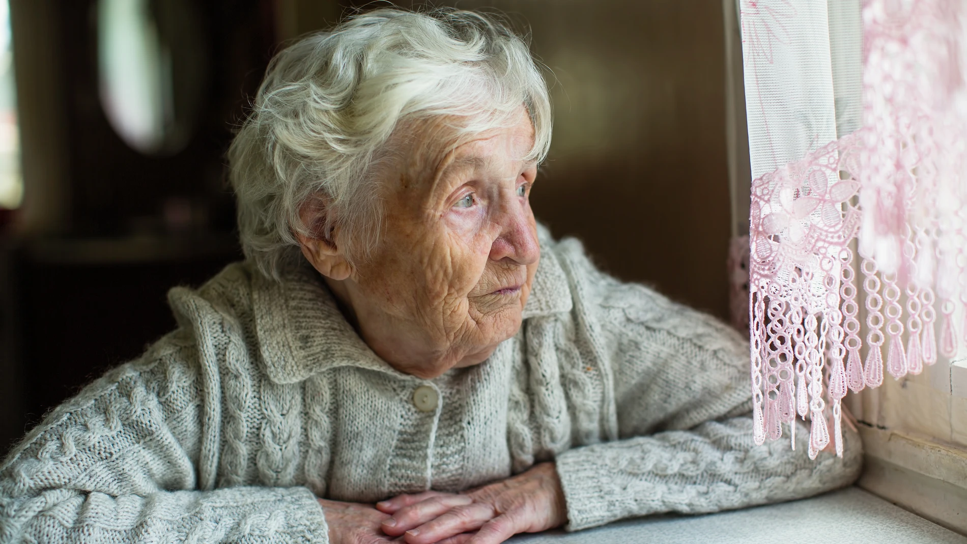 El confinamiento ha podido agravar las situaciones de soledad en las personas mayores