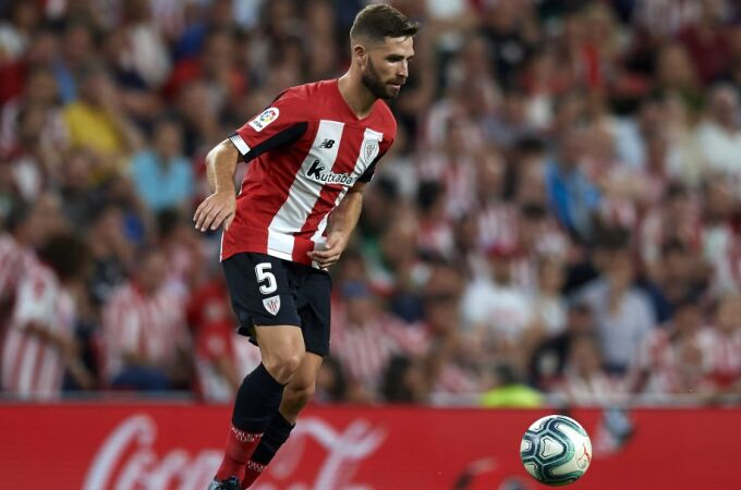 Yeray Álvarez con el Athletic.