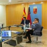 El presidente de la Comunidad, Fernando López Miras, ayer en el encuentro por vía telemática con los alcaldes de los 45 municipios para coordinar todas las actuaciones relacionadas con la Covid-19
