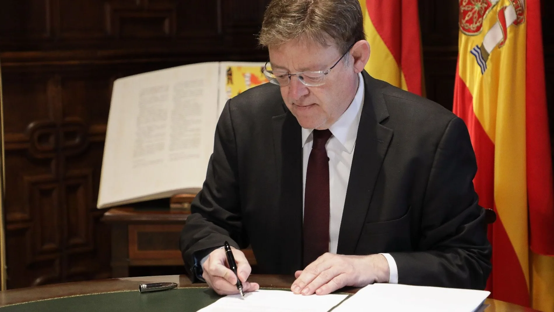 El presidente de la Generalitat ha firmado hoy el decreto que regulará la fase 3 en la Comunitat Valenciana