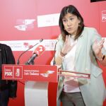 La secretaria de Organización del PSOECyL, Ana Sánchez, analiza la situación de los consultorios médicos