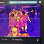 Una pantalla muestra un control de temperatura en el Aeropuerto Adolfo Suárez Madrid-Barajas
