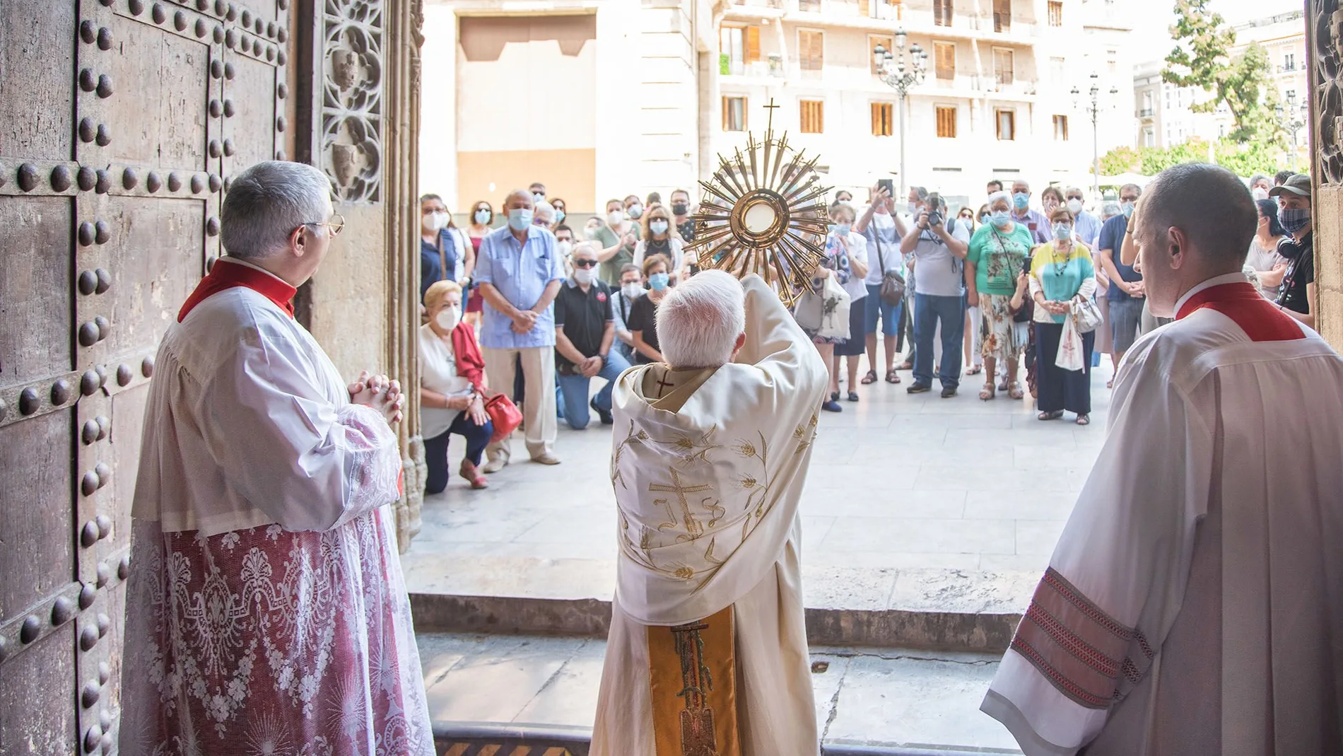 El Corpus Christi se ha celebrado dentro de la catedral