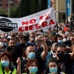 Los trabajadores de Nissan se movilizan por el centro de Barcelona en favor del mantenimiento de las plantas catalanas de la multinacional japonesa
