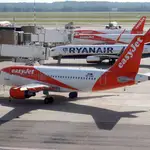 Aviones de easyJet y Ryanair en el aeropuerto de Malpensa de Milán