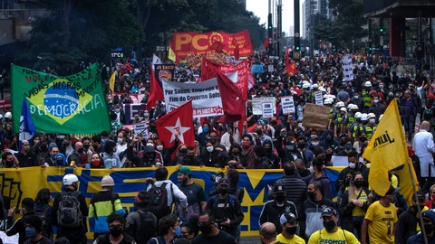14 June 2020, Brazil, Sao Paulo: Demonstrators take part in a protest march against racism and the Brazilian president Jair Bolsonaro. Photo: Lincon Zarbietti/dpa14/06/2020 ONLY FOR USE IN SPAIN