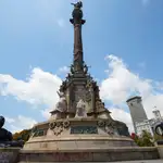 Vista de la estatua de Colón situada al final de las Ramblas de Barcelona. EFE/Alejandro García
