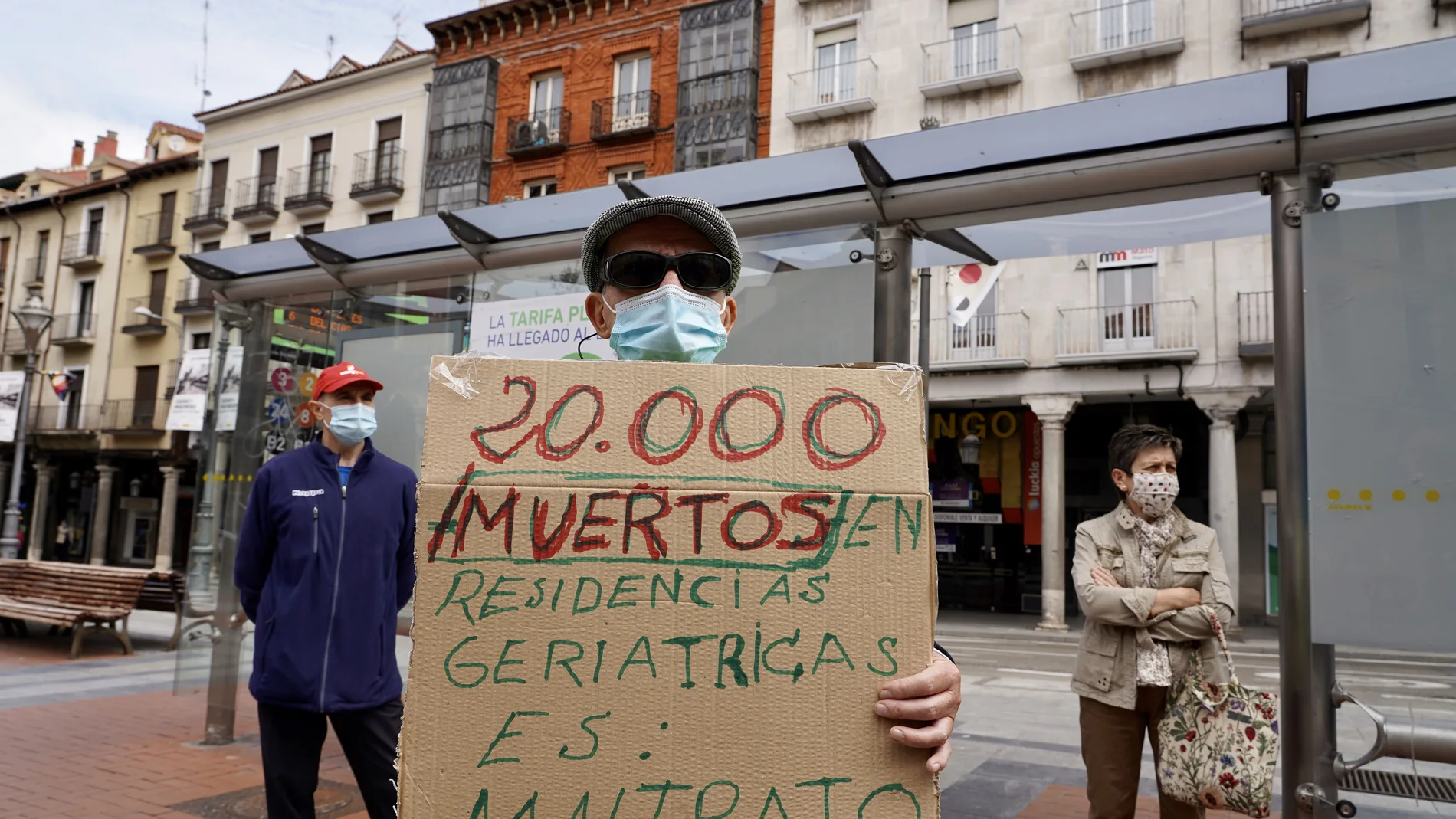 Concentración con motivo del Día Mundial para la Toma de Conciencia del Abuso y Maltrato en la Vejez.