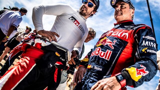 Fernando Alonso y Carlos Sainz, en el Rally de Marruecos de 2019