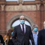 El conseller de Interior de la Generalitat, Miquel Buch, junto al secretario general de Interior, Brauli Duart