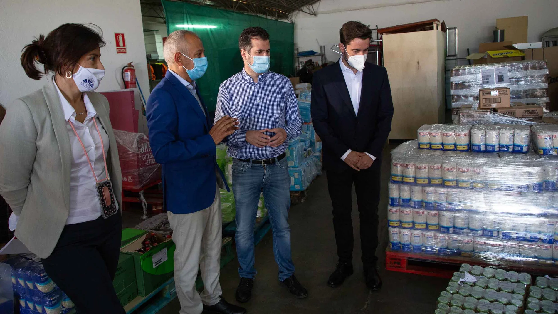 El secretario general del PSCyL, Luis Tudanca, visita la sede de Cruz Roja Española en Zamora para conocer las instalaciones y el trabajo realizado por la organización solidaria durante la pandemia